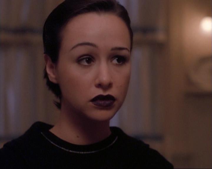 Charmed-Online-dot-net_107TheFourthSister1593.jpg
