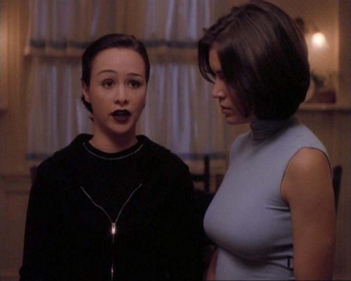 Charmed-Online-dot-net_107TheFourthSister1600.jpg