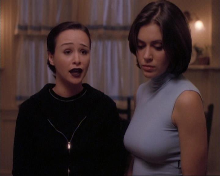 Charmed-Online-dot-net_107TheFourthSister1605.jpg