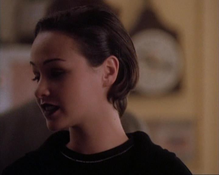 Charmed-Online-dot-net_107TheFourthSister1695.jpg
