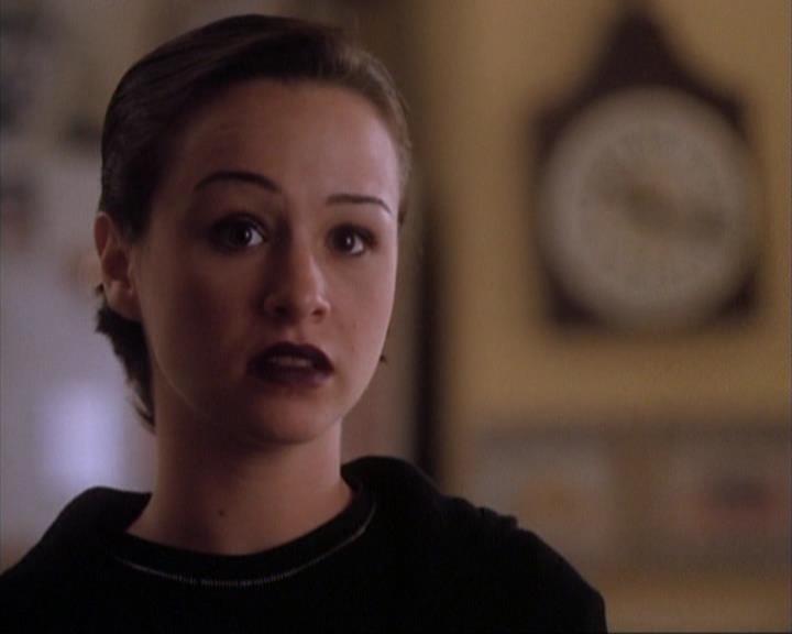 Charmed-Online-dot-net_107TheFourthSister1696.jpg
