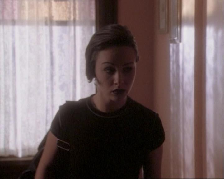 Charmed-Online-dot-net_107TheFourthSister1900.jpg