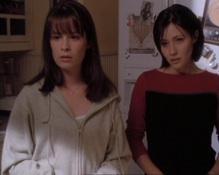 Charmed-Online-dot-net_107TheFourthSister2032.jpg