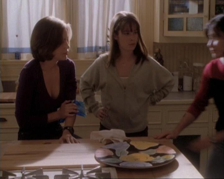 Charmed-Online-dot-net_107TheFourthSister2068.jpg