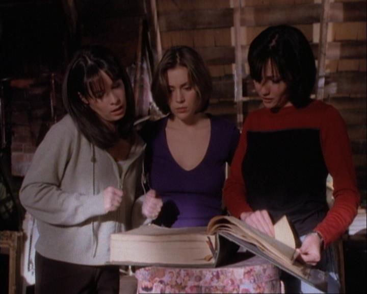 Charmed-Online-dot-net_107TheFourthSister2120.jpg