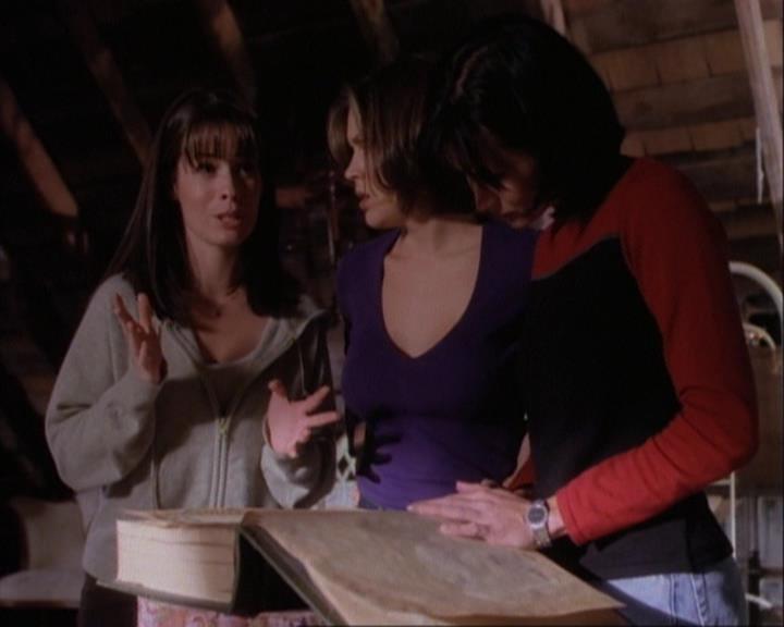 Charmed-Online-dot-net_107TheFourthSister2135.jpg