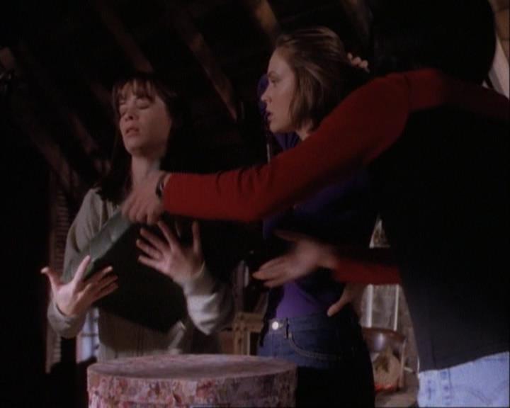 Charmed-Online-dot-net_107TheFourthSister2141.jpg