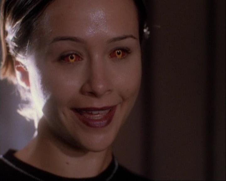 Charmed-Online-dot-net_107TheFourthSister2149.jpg