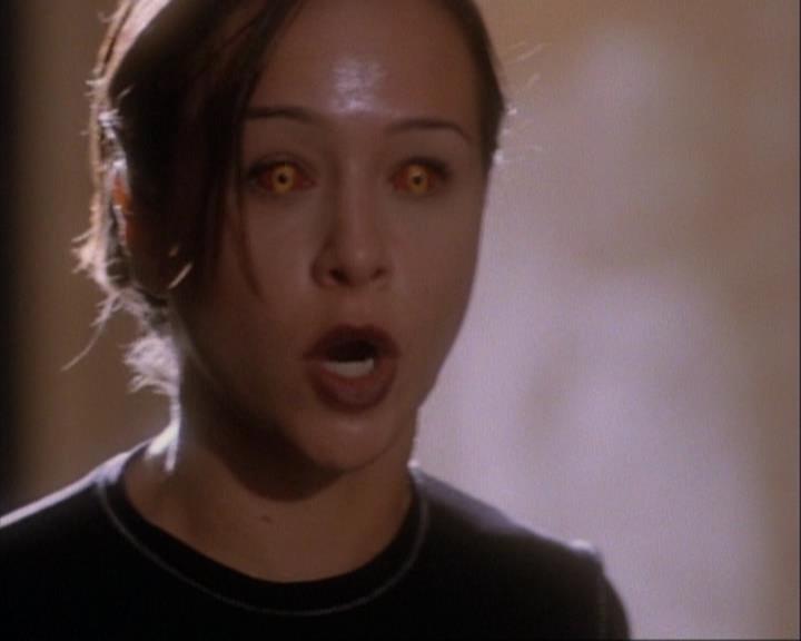 Charmed-Online-dot-net_107TheFourthSister2163.jpg