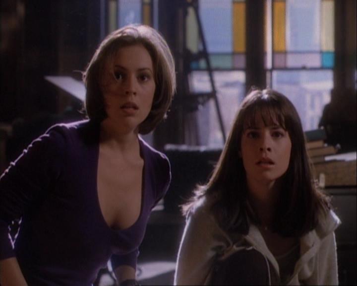 Charmed-Online-dot-net_107TheFourthSister2178.jpg