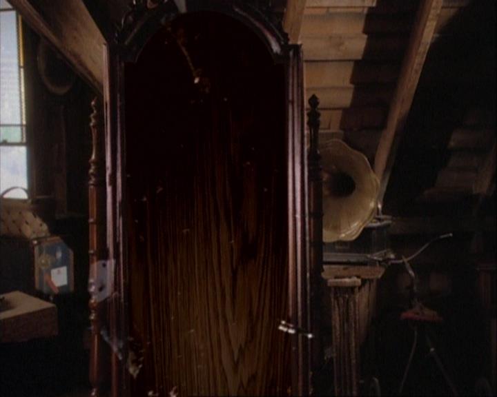Charmed-Online-dot-net_107TheFourthSister2197.jpg
