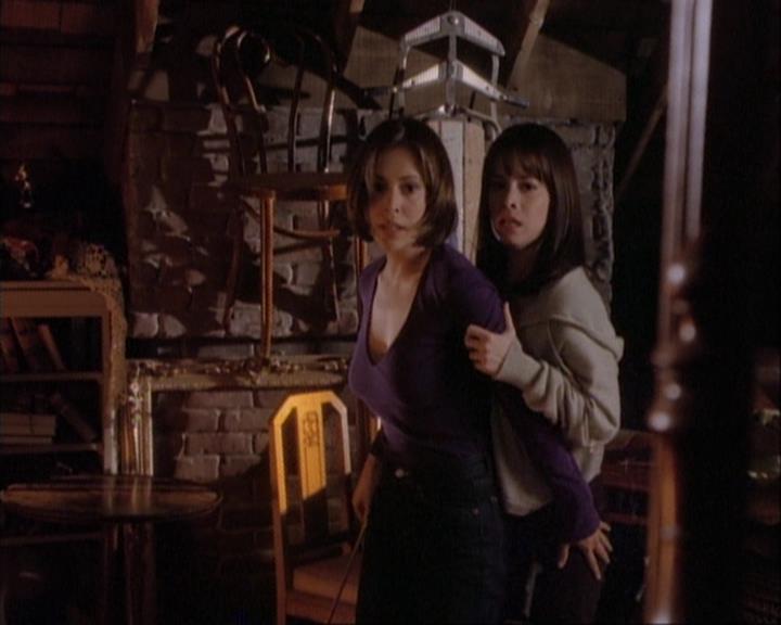 Charmed-Online-dot-net_107TheFourthSister2198.jpg