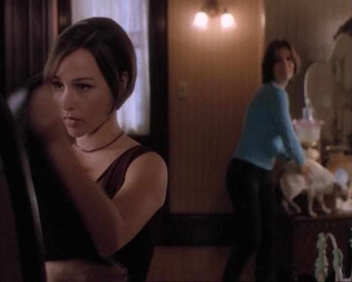Charmed-Online-dot-net_107TheFourthSister2211.jpg