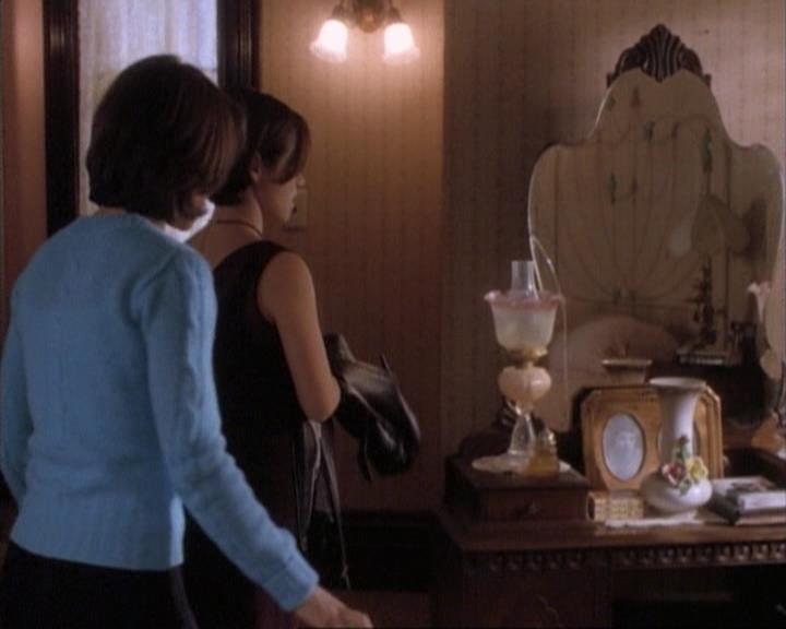 Charmed-Online-dot-net_107TheFourthSister2242.jpg