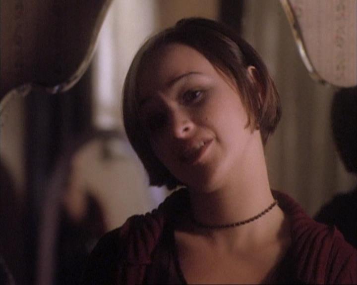 Charmed-Online-dot-net_107TheFourthSister2268.jpg