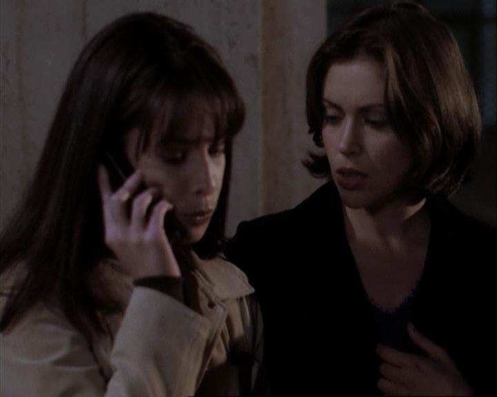 Charmed-Online-dot-net_108TheTruthIsOutThereAndItHurts0121.jpg