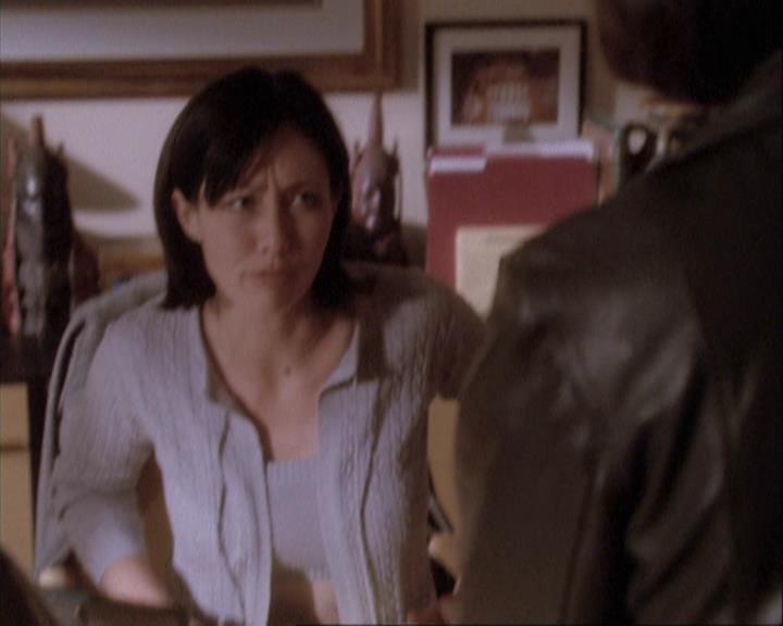 Charmed-Online-dot-net_108TheTruthIsOutThereAndItHurts0514.jpg