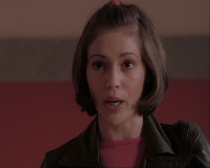 Charmed-Online-dot-net_108TheTruthIsOutThereAndItHurts0553.jpg