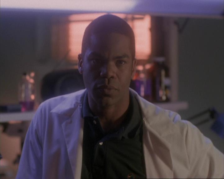 Charmed-Online-dot-net_108TheTruthIsOutThereAndItHurts0751.jpg