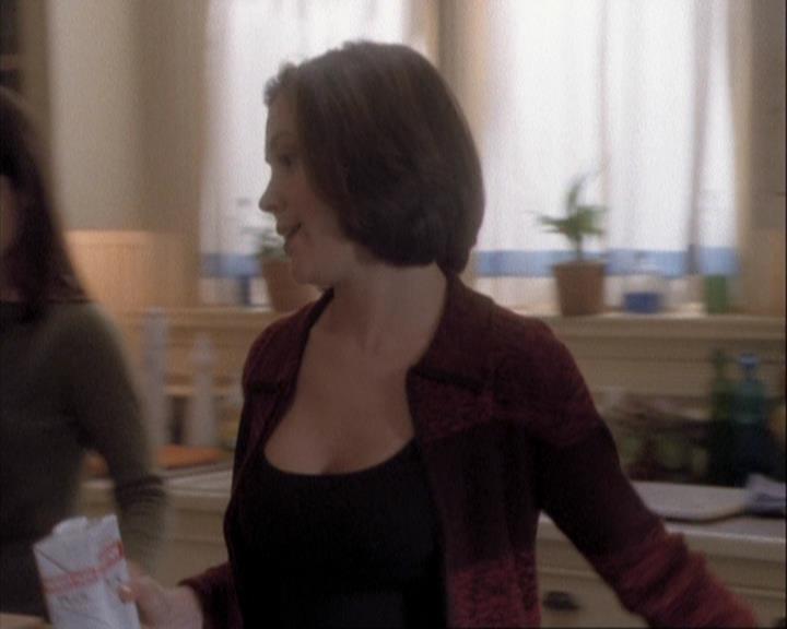 Charmed-Online-dot-net_108TheTruthIsOutThereAndItHurts0850.jpg
