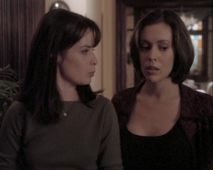 Charmed-Online-dot-net_108TheTruthIsOutThereAndItHurts0981.jpg