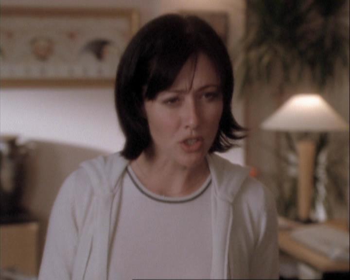 Charmed-Online-dot-net_108TheTruthIsOutThereAndItHurts1132.jpg