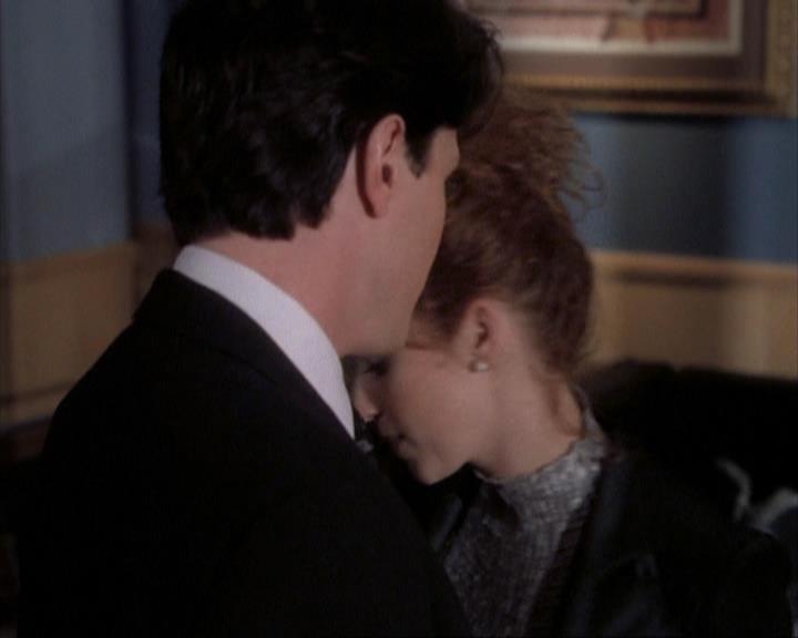 Charmed-Online-dot-net_108TheTruthIsOutThereAndItHurts1191.jpg