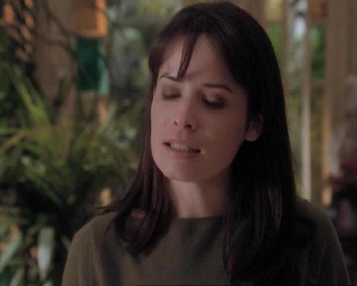 Charmed-Online-dot-net_108TheTruthIsOutThereAndItHurts1255.jpg