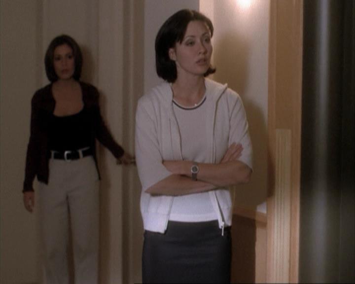 Charmed-Online-dot-net_108TheTruthIsOutThereAndItHurts1313.jpg