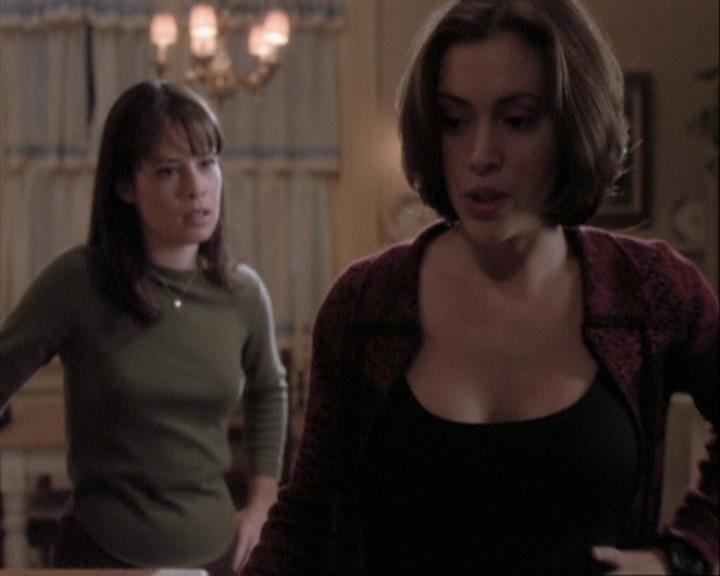 Charmed-Online-dot-net_108TheTruthIsOutThereAndItHurts1819.jpg