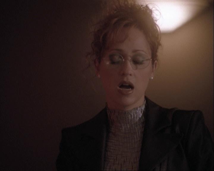 Charmed-Online-dot-net_108TheTruthIsOutThereAndItHurts1870.jpg