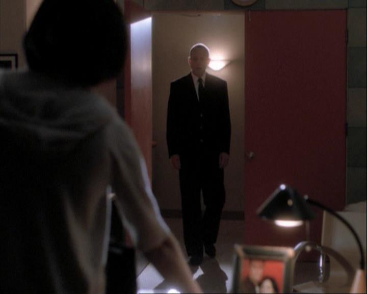 Charmed-Online-dot-net_108TheTruthIsOutThereAndItHurts1917.jpg