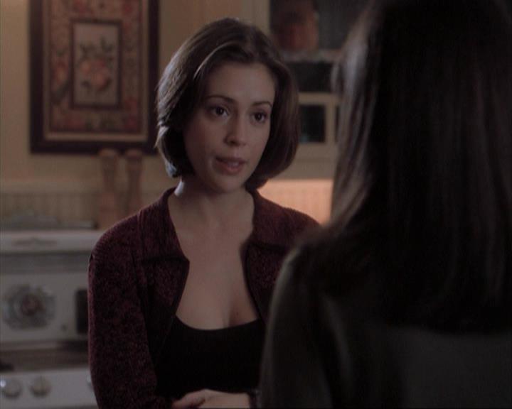 Charmed-Online-dot-net_108TheTruthIsOutThereAndItHurts1996.jpg