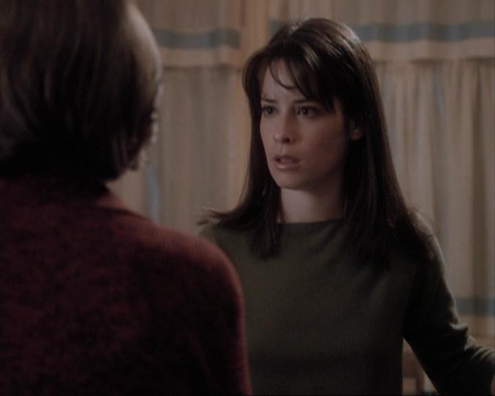 Charmed-Online-dot-net_108TheTruthIsOutThereAndItHurts1998.jpg