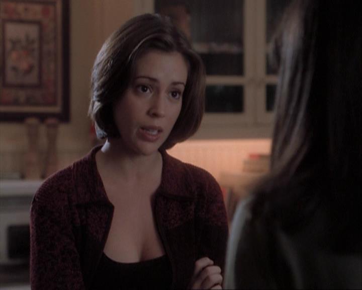 Charmed-Online-dot-net_108TheTruthIsOutThereAndItHurts2003.jpg