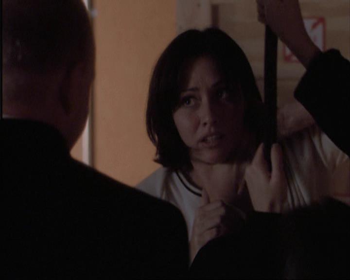 Charmed-Online-dot-net_108TheTruthIsOutThereAndItHurts2142.jpg