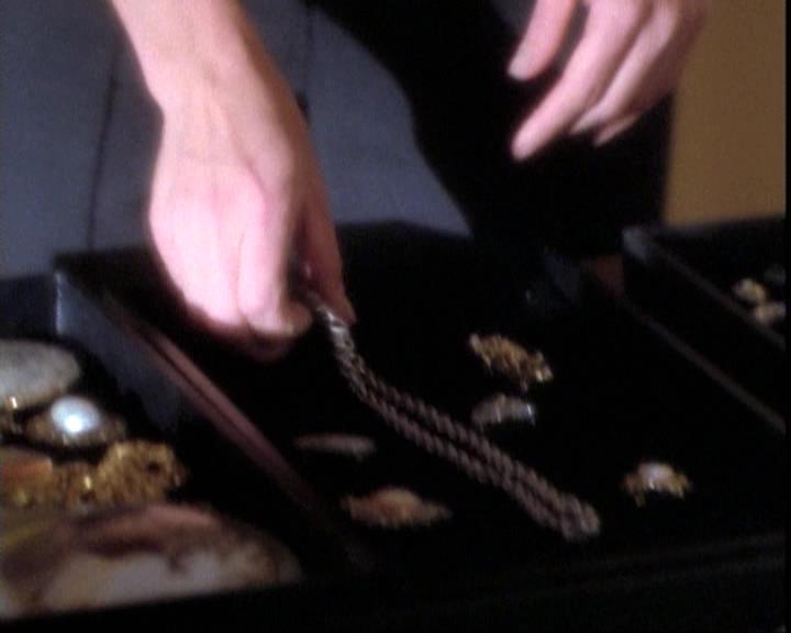 Charmed-Online-dot-net_109TheWitchIsBack0123.jpg