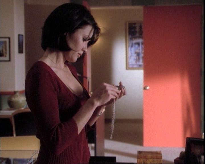 Charmed-Online-dot-net_109TheWitchIsBack0126.jpg