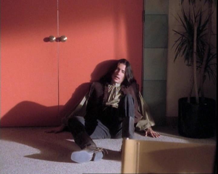 Charmed-Online-dot-net_109TheWitchIsBack0159.jpg