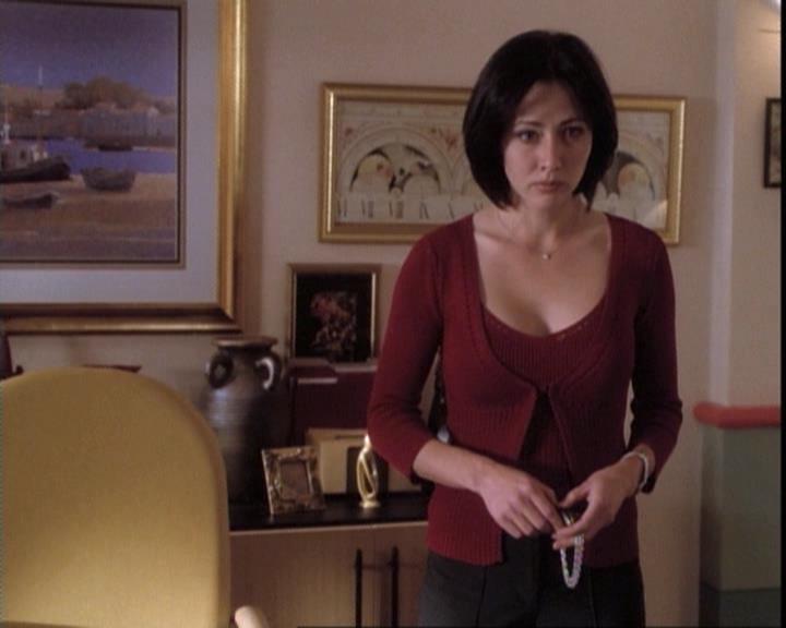 Charmed-Online-dot-net_109TheWitchIsBack0160.jpg