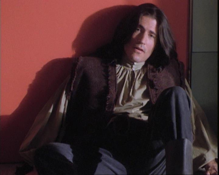 Charmed-Online-dot-net_109TheWitchIsBack0161.jpg