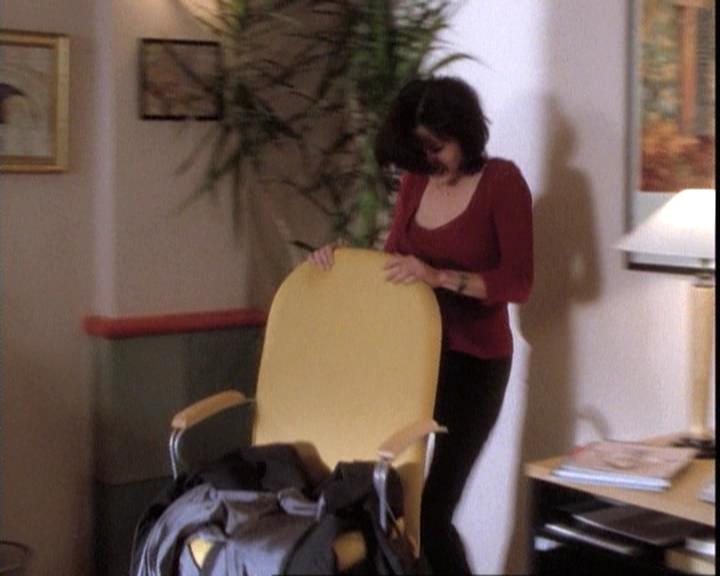 Charmed-Online-dot-net_109TheWitchIsBack0176.jpg