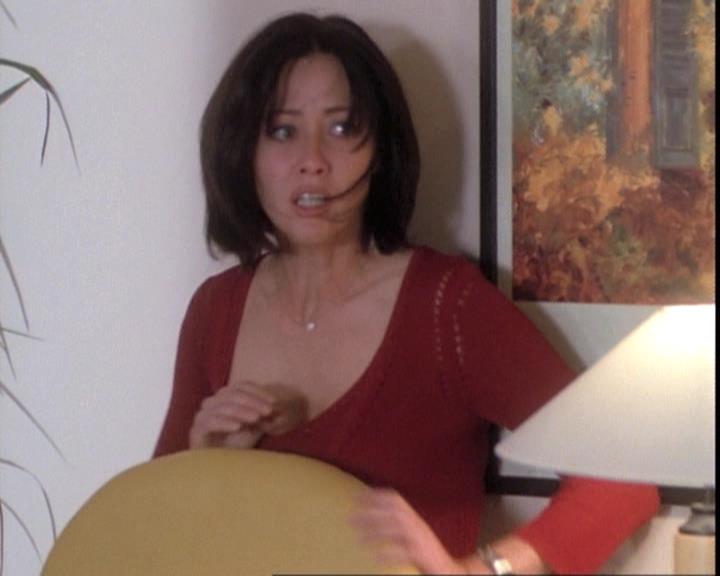 Charmed-Online-dot-net_109TheWitchIsBack0180.jpg