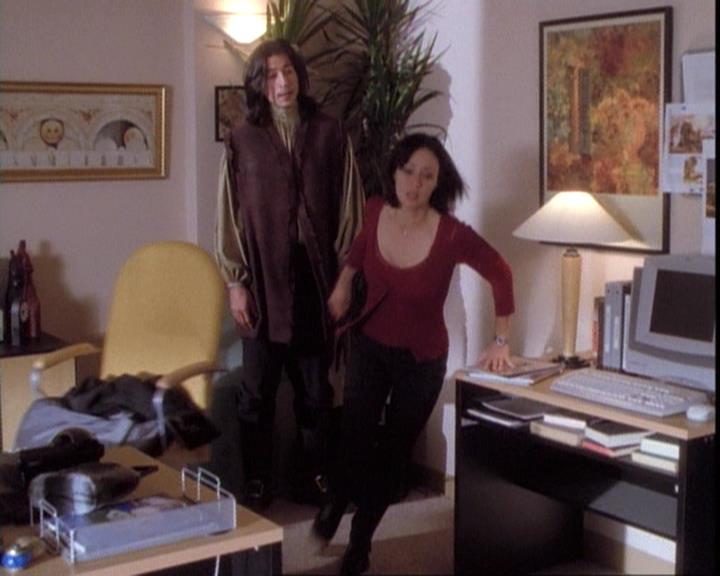 Charmed-Online-dot-net_109TheWitchIsBack0181.jpg