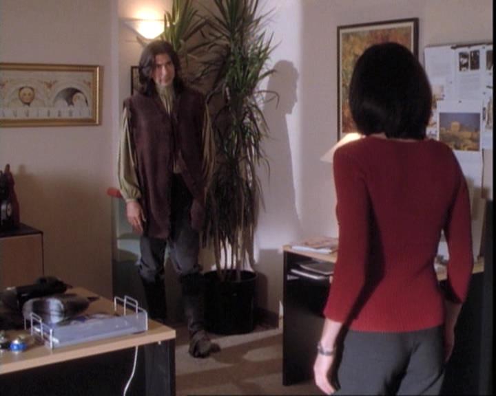 Charmed-Online-dot-net_109TheWitchIsBack0183.jpg