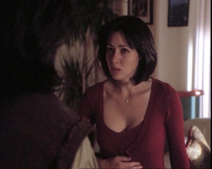Charmed-Online-dot-net_109TheWitchIsBack0189.jpg