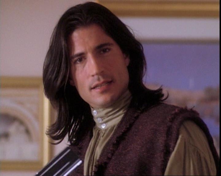 Charmed-Online-dot-net_109TheWitchIsBack0217.jpg