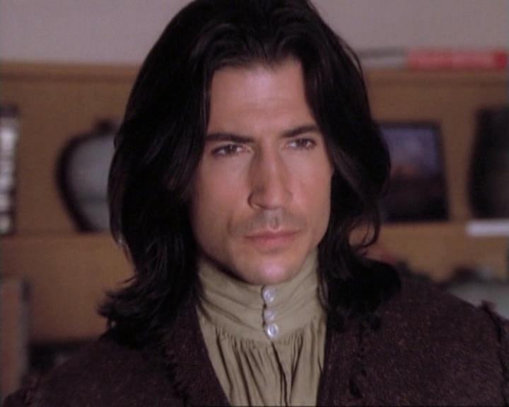 Charmed-Online-dot-net_109TheWitchIsBack0222.jpg