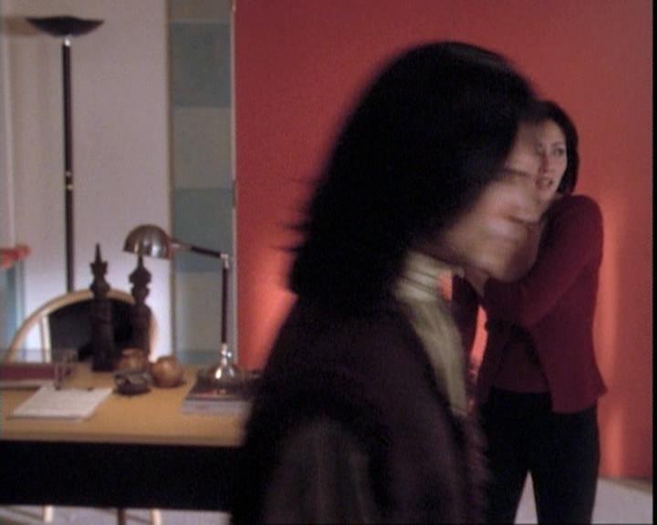 Charmed-Online-dot-net_109TheWitchIsBack0225.jpg Charmed-Online-dot-net_109TheWitchIsBack0225.jpg