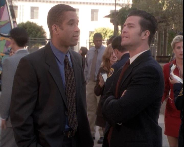 Charmed-Online-dot-net_109TheWitchIsBack0395.jpg